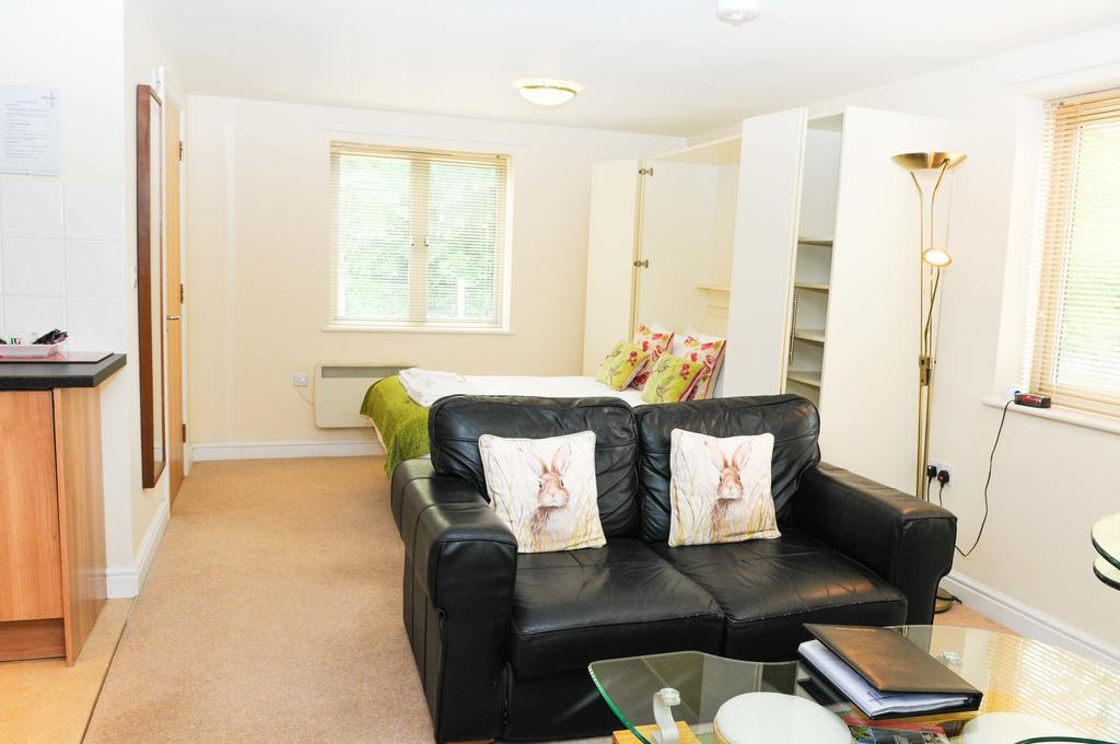 Your Stay Bristol Cotham Lawn Exterior foto