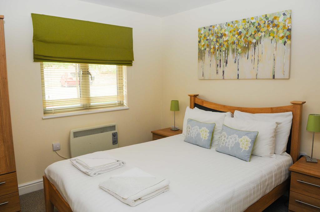 Your Stay Bristol Cotham Lawn Exterior foto