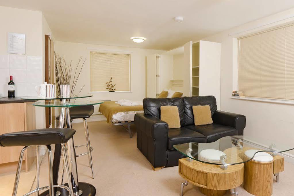 Your Stay Bristol Cotham Lawn Exterior foto
