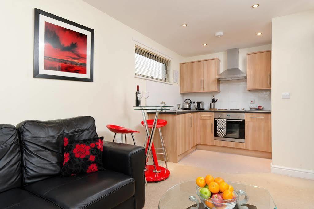 Your Stay Bristol Cotham Lawn Exterior foto