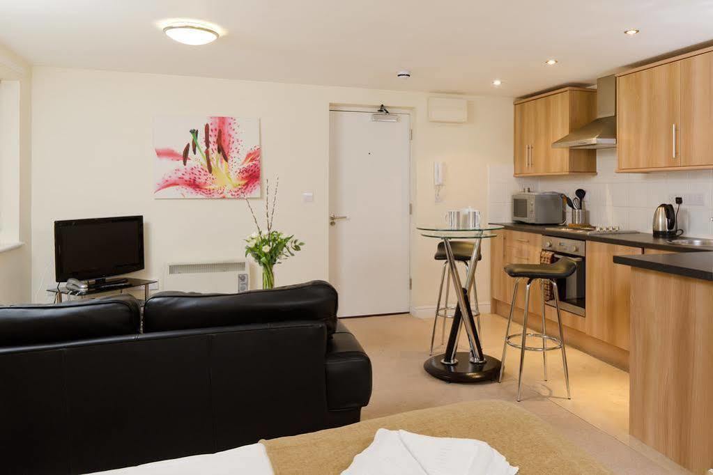 Your Stay Bristol Cotham Lawn Exterior foto